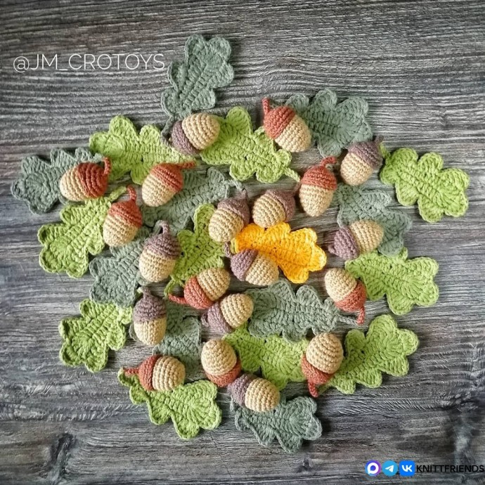 ​Желуди с листочком