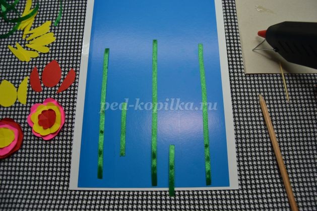 Открыточка с цветами и лентами маме на 8 Марта: часть 3 Открыточка с цветами и лентами маме на 8 Марта: часть 3