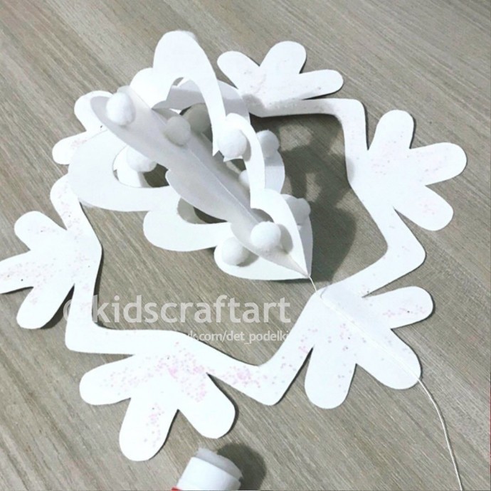 Снежинка с ёлочкой Снежинка с ёлочкой