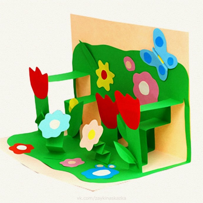 Игрушечная цветочная клумба