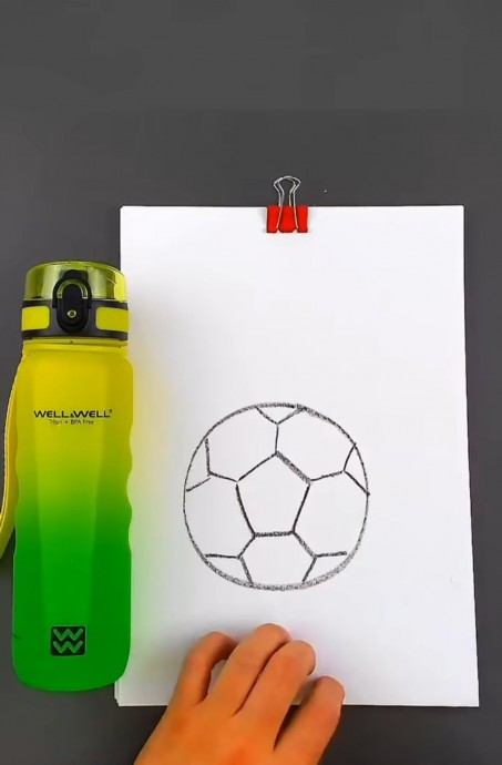 Рисуем футбол