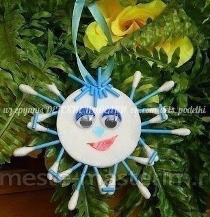 Снежинка из ватных палочек Снежинка из ватных палочек