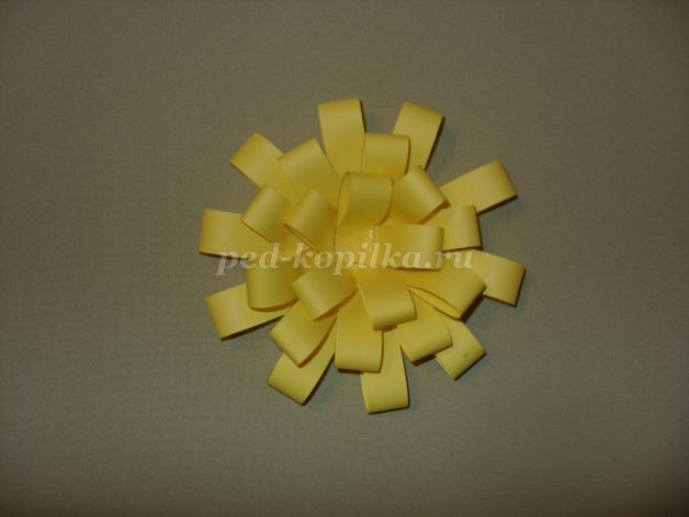 Объемная аппликация из полосок бумаги "Одуванчик": часть 1