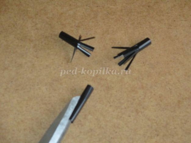 Тюльпаны из яичных ячеек своими руками: мастер-класс, часть 1 Тюльпаны из яичных ячеек своими руками: мастер-класс, часть 1