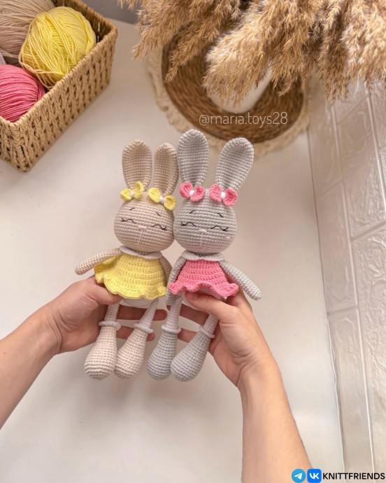 ​Зайка из пряжи