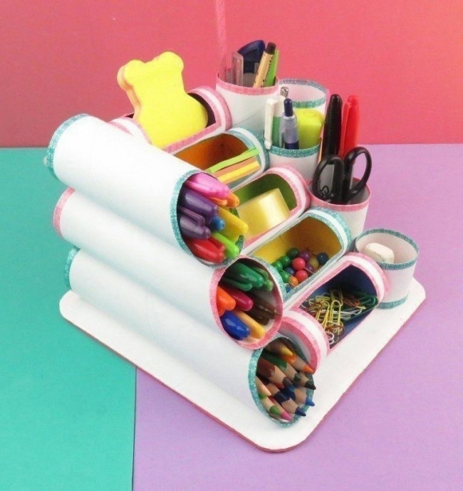 Подставка для канцтоваров из картонных рулонов Подставка для канцтоваров из картонных рулонов