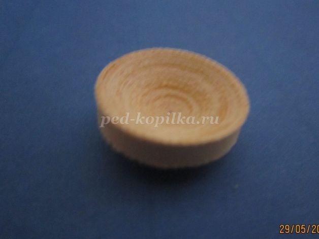 Пальчиковая кукла в технике квиллинг: часть 1