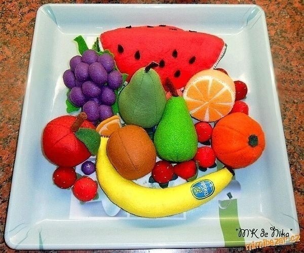​Правдоподобные фрукты и ягоды из фетра