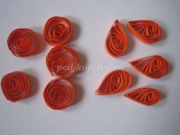 Цветы в вазе в технике квиллинг: часть 1