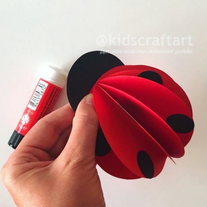 Детские летние поделки: "Божья коровка на листике" Детские летние поделки: "Божья коровка на листике"