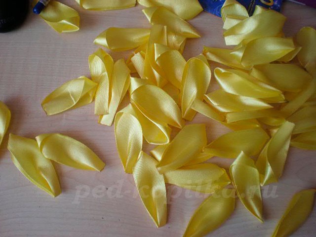 Подсолнухи из кофейных зёрен: мастер-класс Подсолнухи из кофейных зёрен: мастер-класс