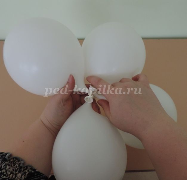 Мастер-класс по моделированию из воздушных шариков снеговика: часть 2