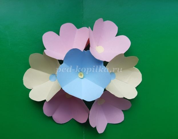 ​Как сделать открытку с объемными цветами внутри: часть 2