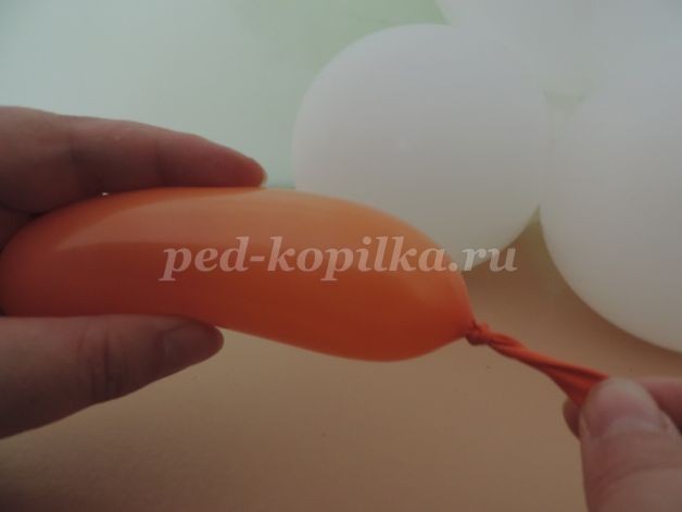 Мастер-класс по моделированию из воздушных шариков снеговика: часть 5