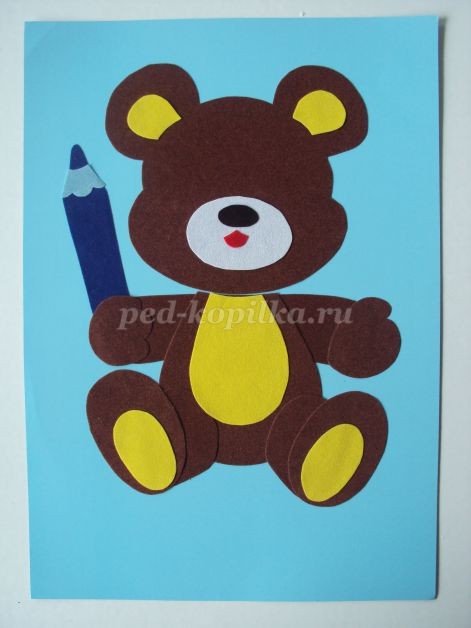 Аппликация из бархатной цветной бумаги: медвежонок