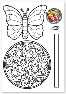 Бабочка и пчелка на цветах