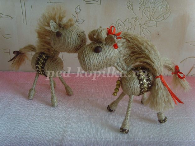 ​Лошадка из шпагата: часть 1