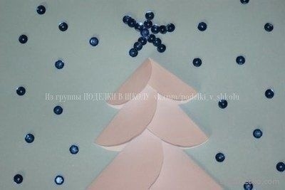 ​Новогодняя аппликация с ёлочкой