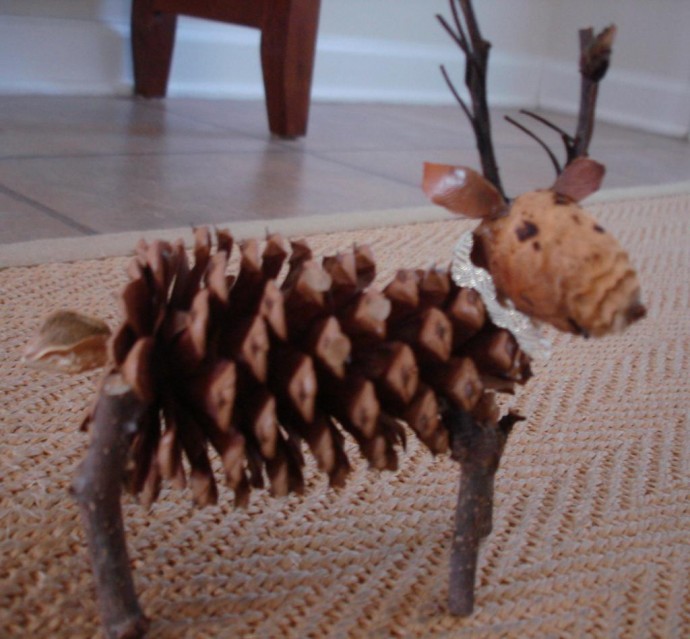 Поделки из шишек: идеи для детского творчества