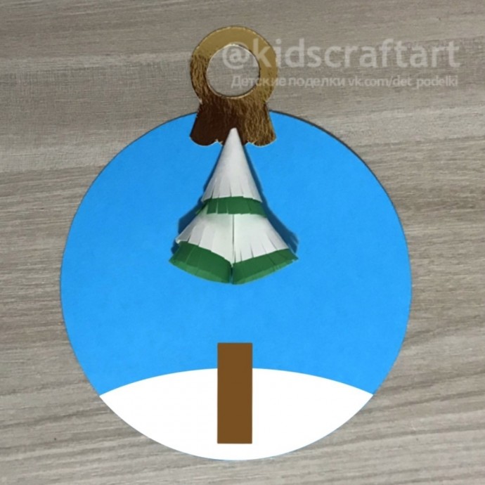 Ёлочный шар с ёлочкой