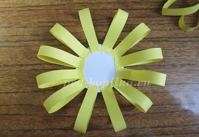 Цветы из бумажных полосок Цветы из бумажных полосок