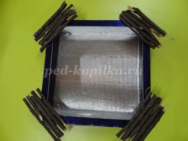 Картина с веточками: часть 2