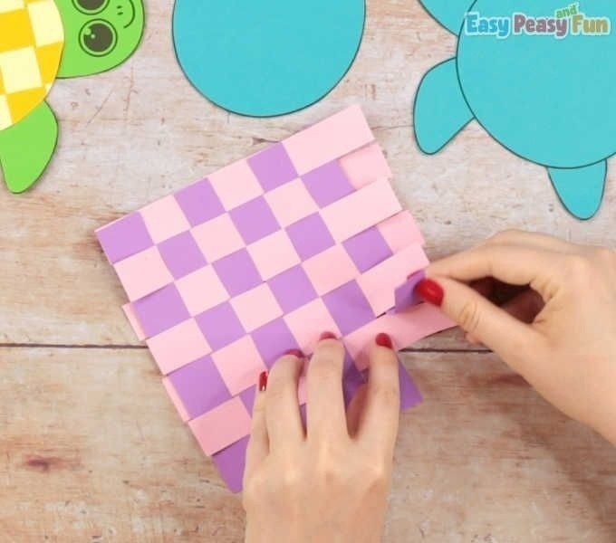 Яркие плетенки в виде черепашек