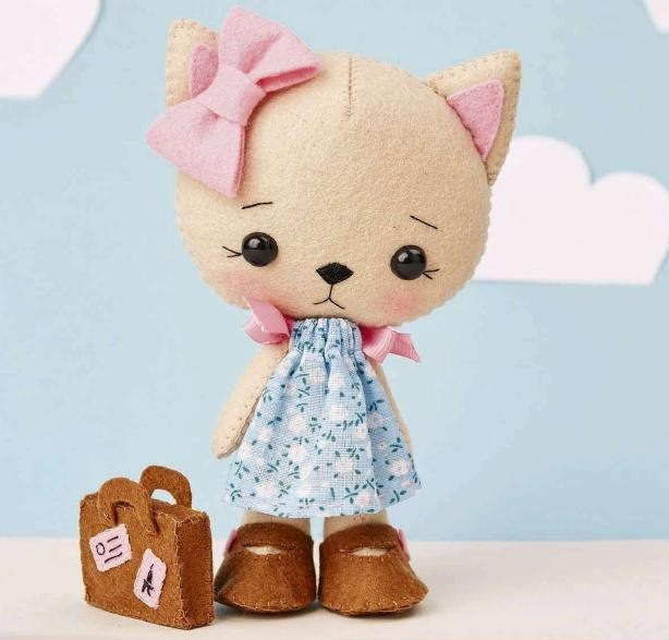 Кошечка-очаровашка из фетра