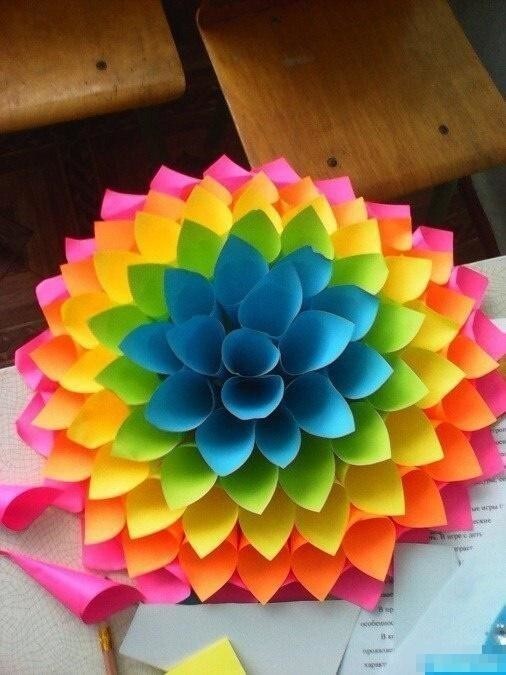 Роскошный цветок из стикеров Роскошный цветок из стикеров