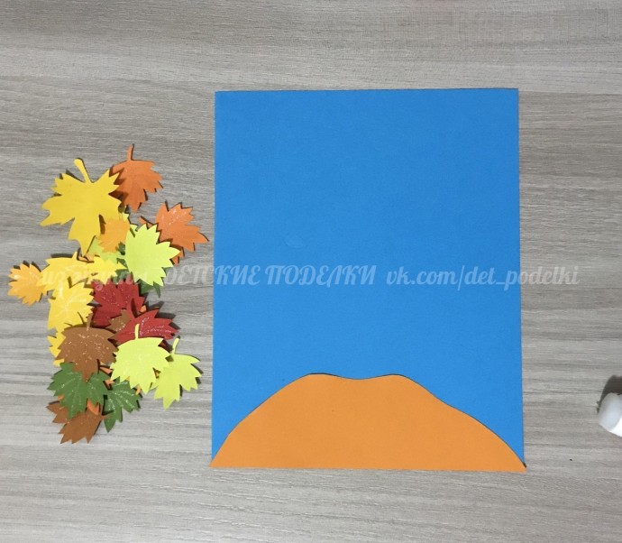 В ворохе листьев В ворохе листьев