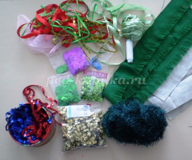 Новогодняя елка детскими руками: часть 1