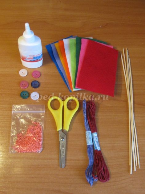 Цветы из фетра детскими руками: мастер-класс, часть 1 Цветы из фетра детскими руками: мастер-класс, часть 1