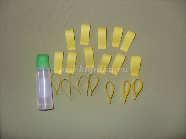 Объемная аппликация из полосок бумаги "Одуванчик": часть 1