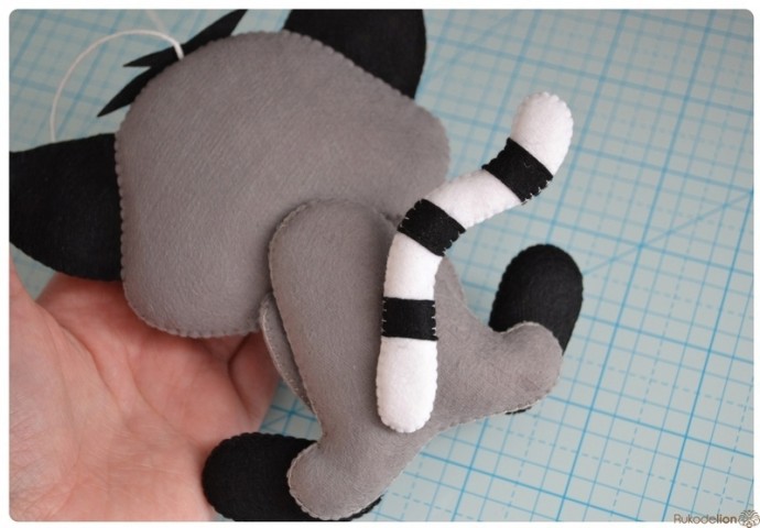 Лемур из фетра