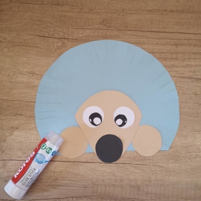 Милые ежики из цветной бумаги Милые ежики из цветной бумаги