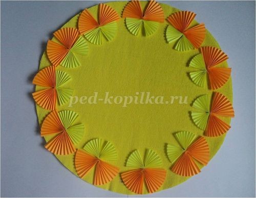 Солнышко из цветной бумаги