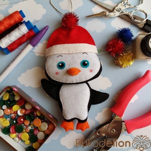 ​Ёлочные игрушки из фетра: пингвиненок