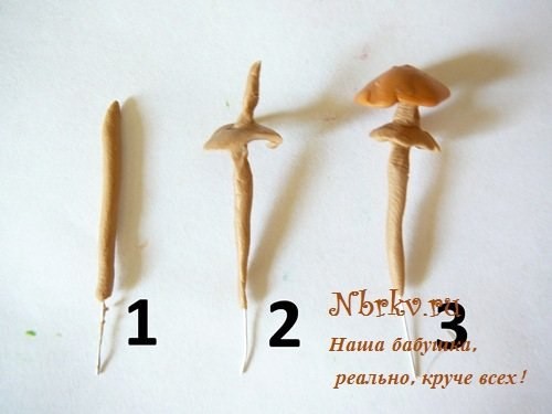 ​Самые разные грибочки из пластилина