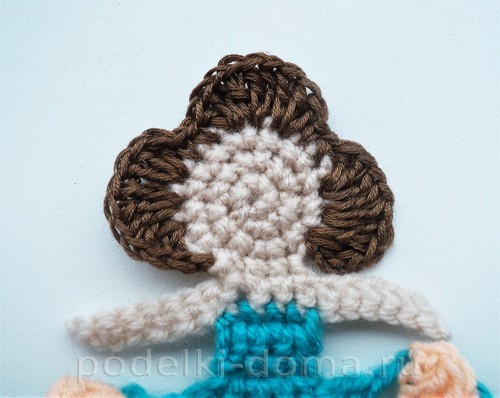 Вязаная куколка
