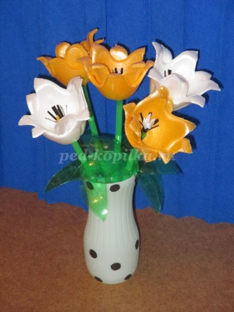 Тюльпаны из яичных ячеек своими руками: мастер-класс, часть 3 Тюльпаны из яичных ячеек своими руками: мастер-класс, часть 3