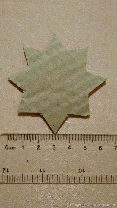Мастерим с детьми елочную игрушку — звёздочку из фоамирана Мастерим с детьми елочную игрушку — звёздочку из фоамирана