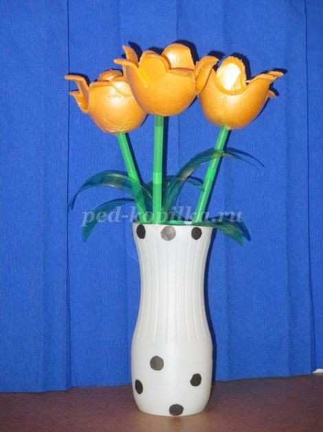 Изготовление тюльпанов из бросового материала: часть 3