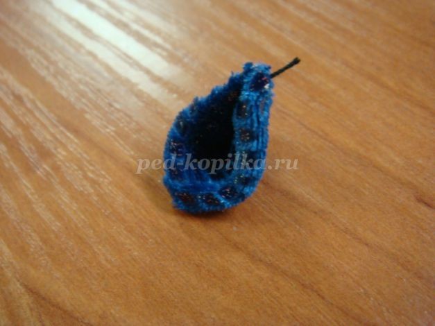 Новогодний пингвин в технике канзаши: часть 1 Новогодний пингвин в технике канзаши: часть 1