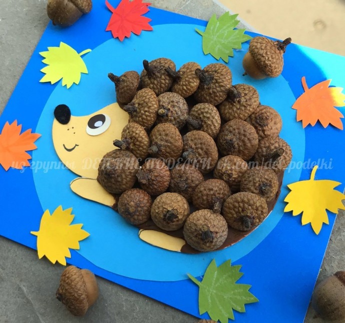 ​Ёжик из шляпок желудей