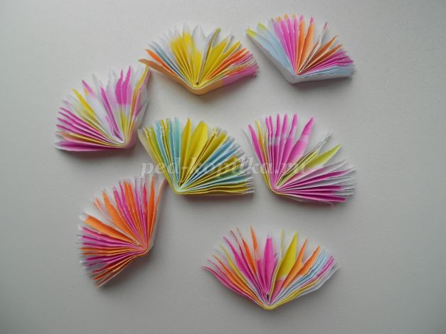 ​Цветочное панно из бумаги: часть 2