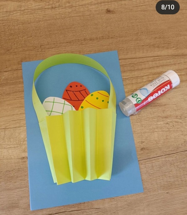 Яйца в корзине Яйца в корзине