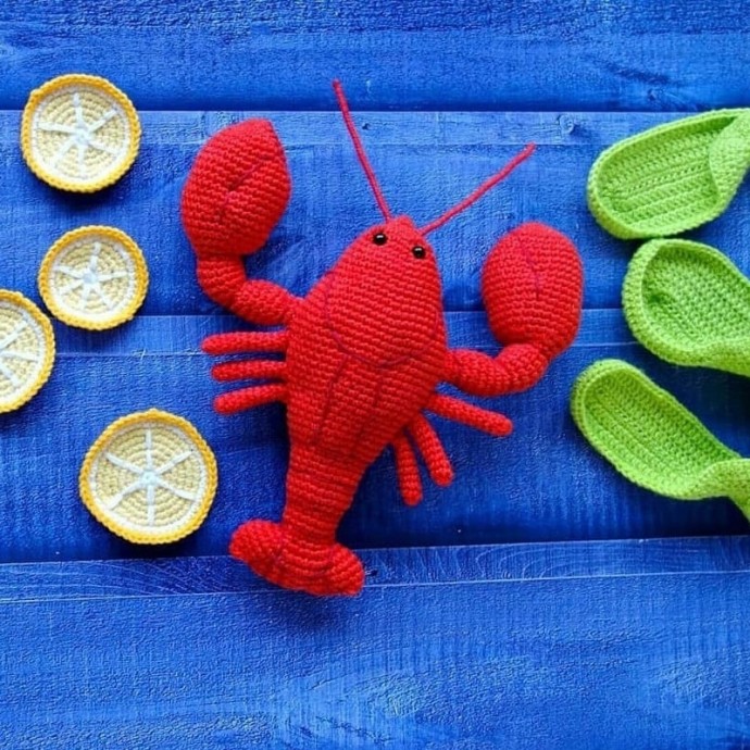 ​Рак из красной пряжи