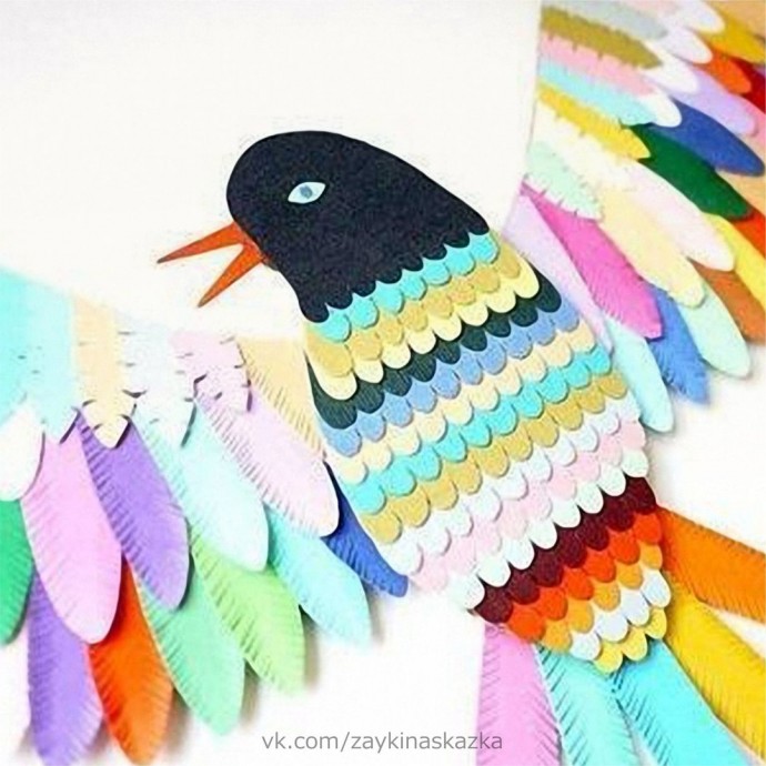 Разноцветная птичка из бумаги