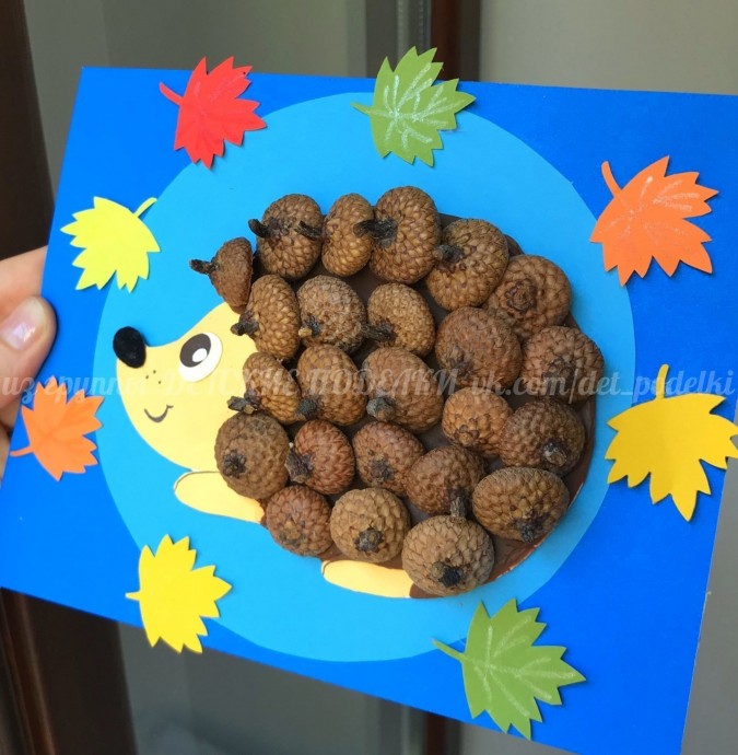 ​Ёжик из шляпок желудей