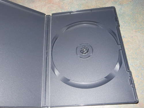 Коробка для карандашей из упаковки для дисков dvd